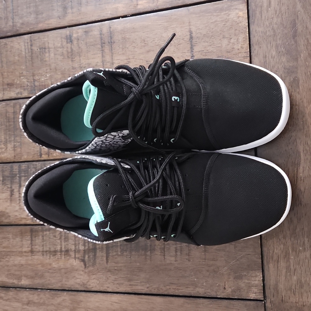 Jordan first class black mint cement grey